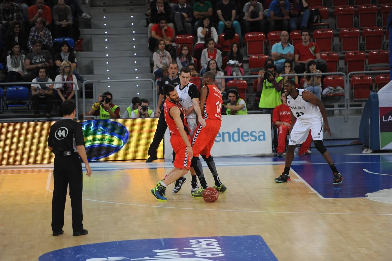 Las mejores imágenes del partido Laboral Kutxa-Bilbao Basket