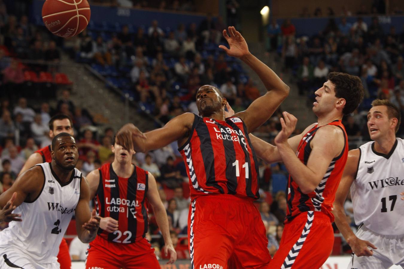 Las mejores imágenes del partido Laboral Kutxa-Bilbao Basket