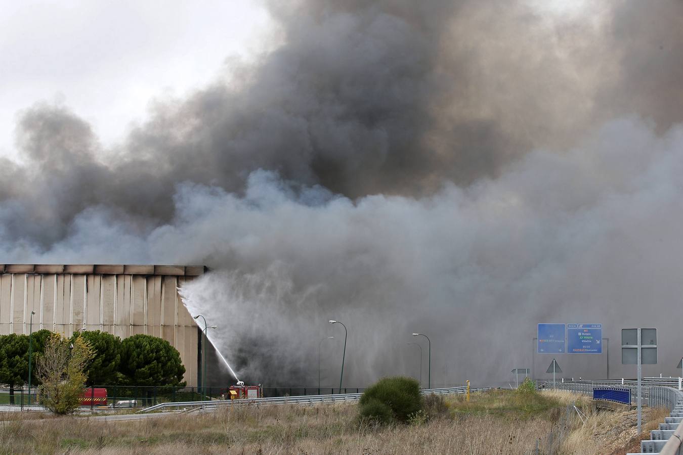 Arde la planta de Campofrío en Burgos