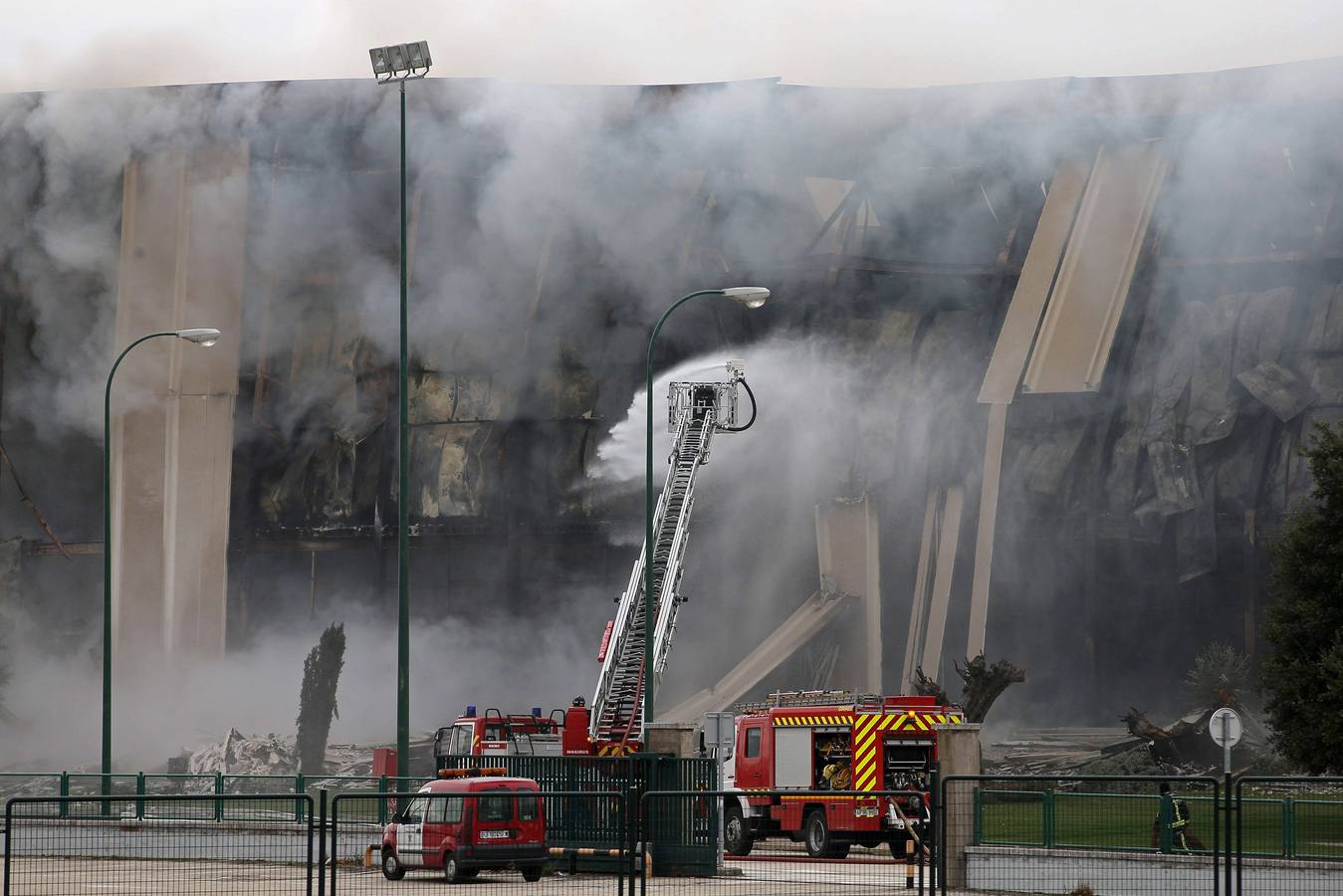 Arde la planta de Campofrío en Burgos