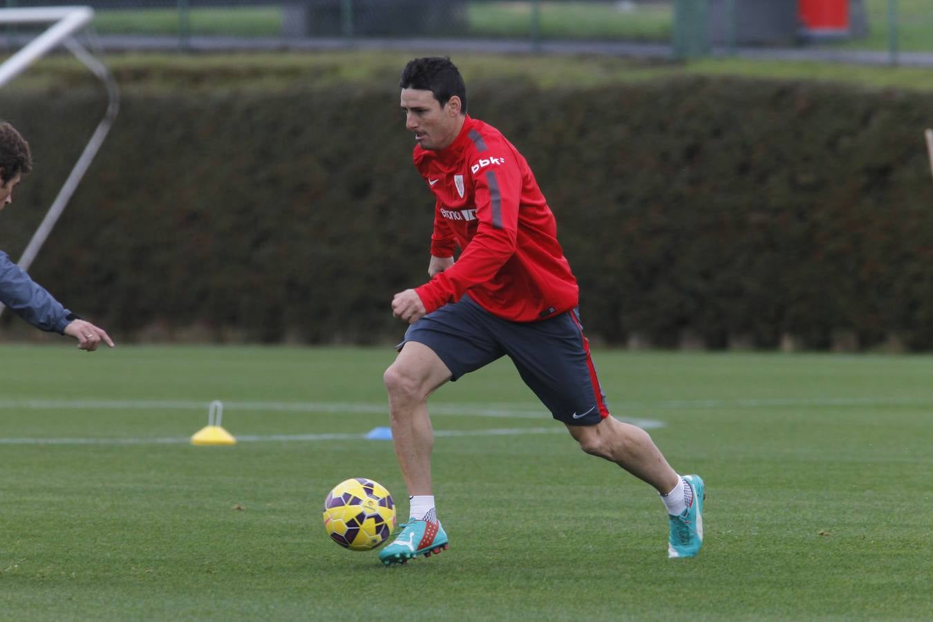 Entrenamiento del Athletic con Aduriz e Iraola al margen