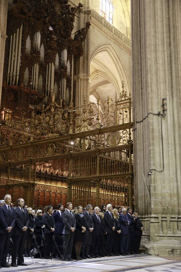 Una catedral abarrotada para despedir a la duquesa