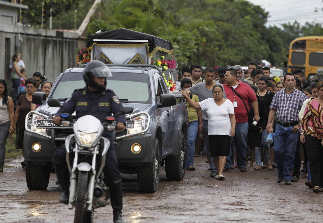Despiden a Miss Honduras y su hermana en un emotivo funeral