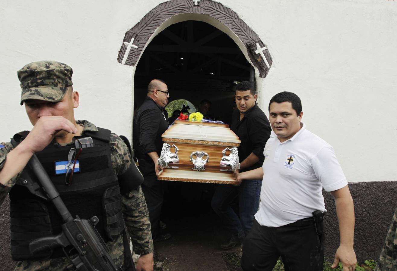 Despiden a Miss Honduras y su hermana en un emotivo funeral