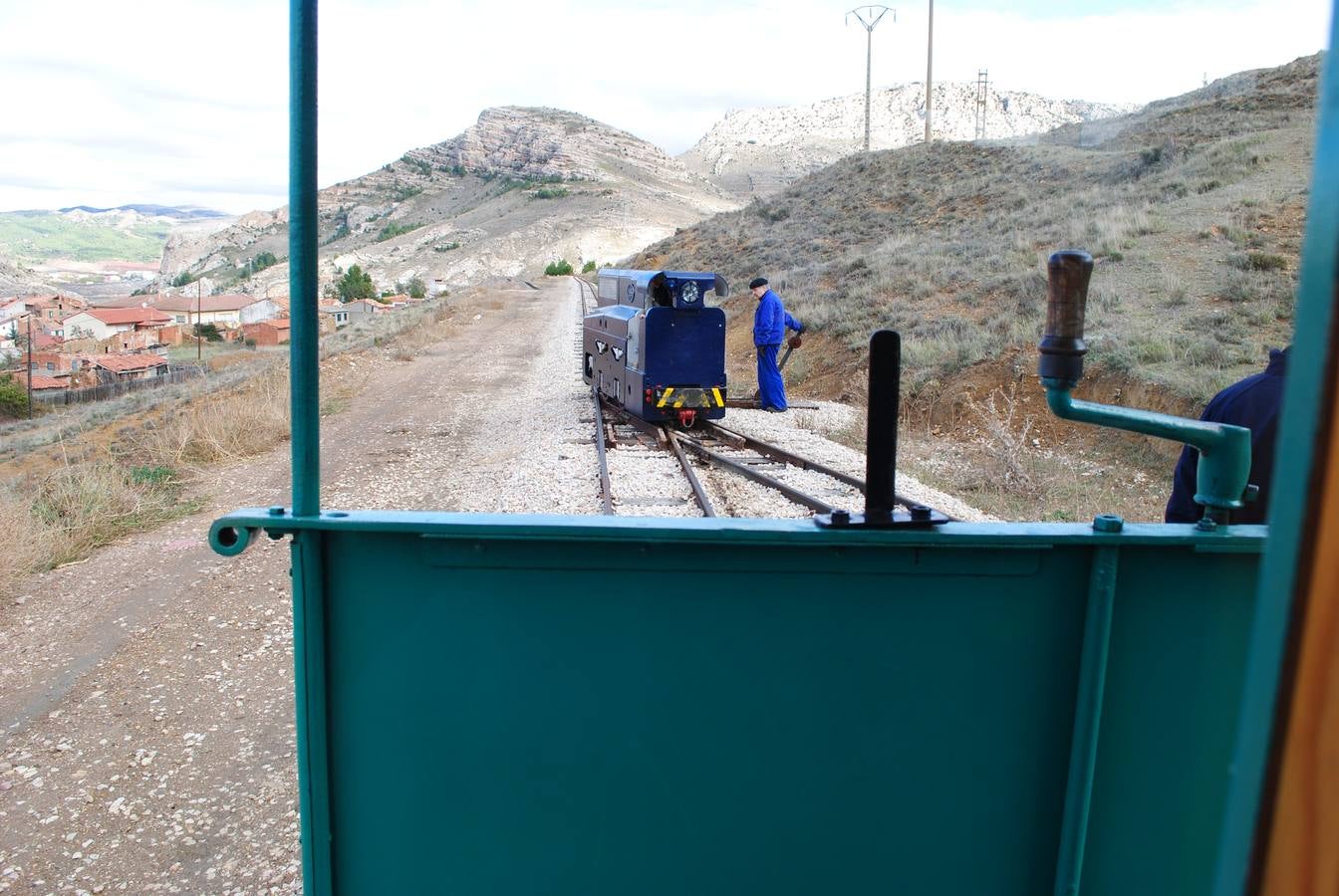 Cambio de agujas al fina de trazado de Utrillas para completar el recorrido de regreso.