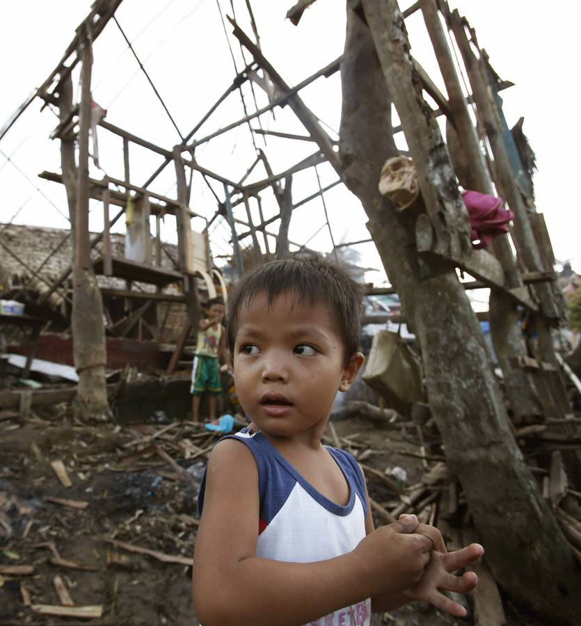 Miles de evacuados en Filipinas por el tifón Hagupit