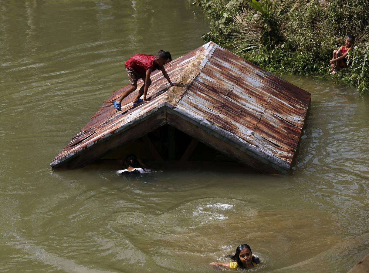 Miles de evacuados en Filipinas por el tifón Hagupit