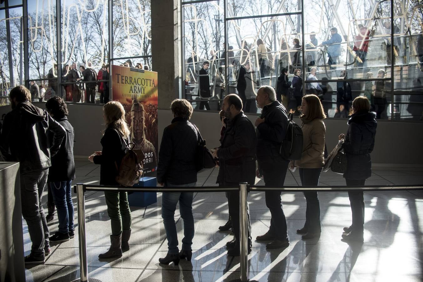 Grandes colas para ver los guerreros de Xian en el Euskalduna