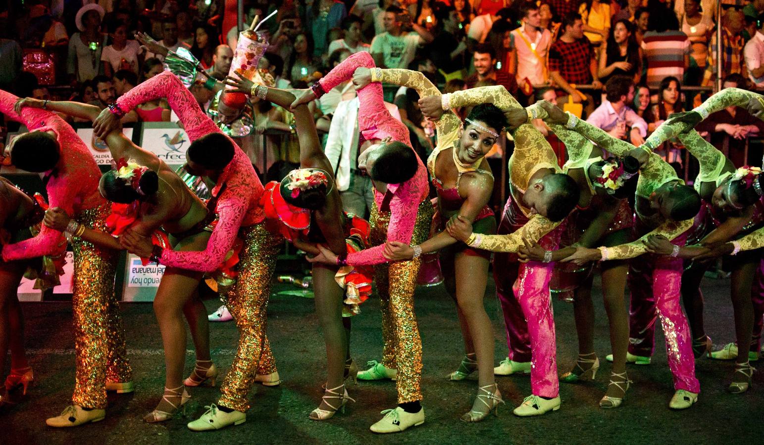 1.500 bailarines al ritmo de salsa