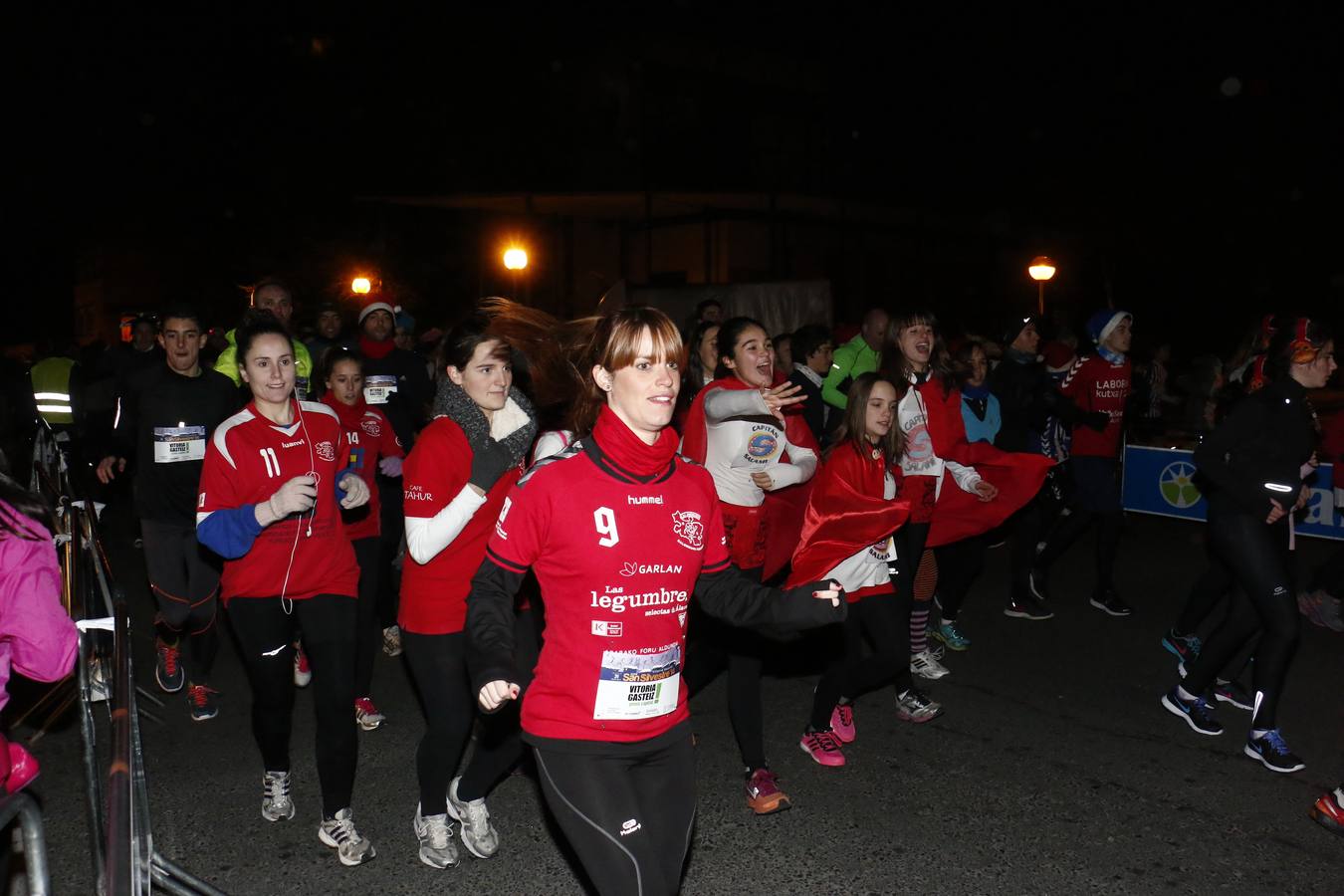 Fiesta y deportes en la San Silvestre de Vitoria