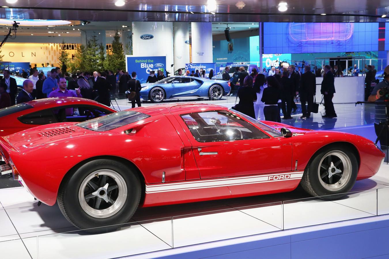 Coches de lujo en el salón del automóvil de Detroit