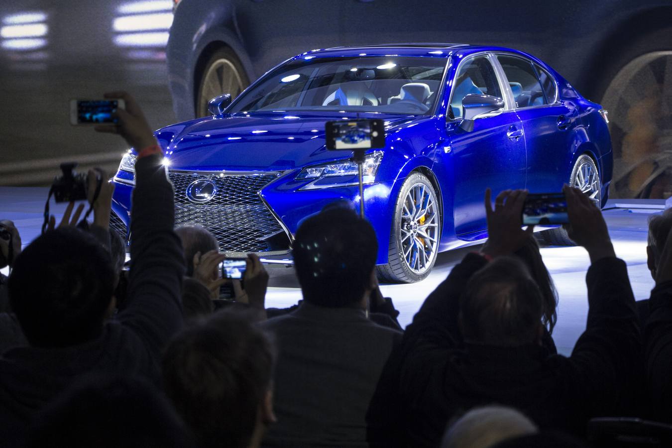 Coches de lujo en el salón del automóvil de Detroit