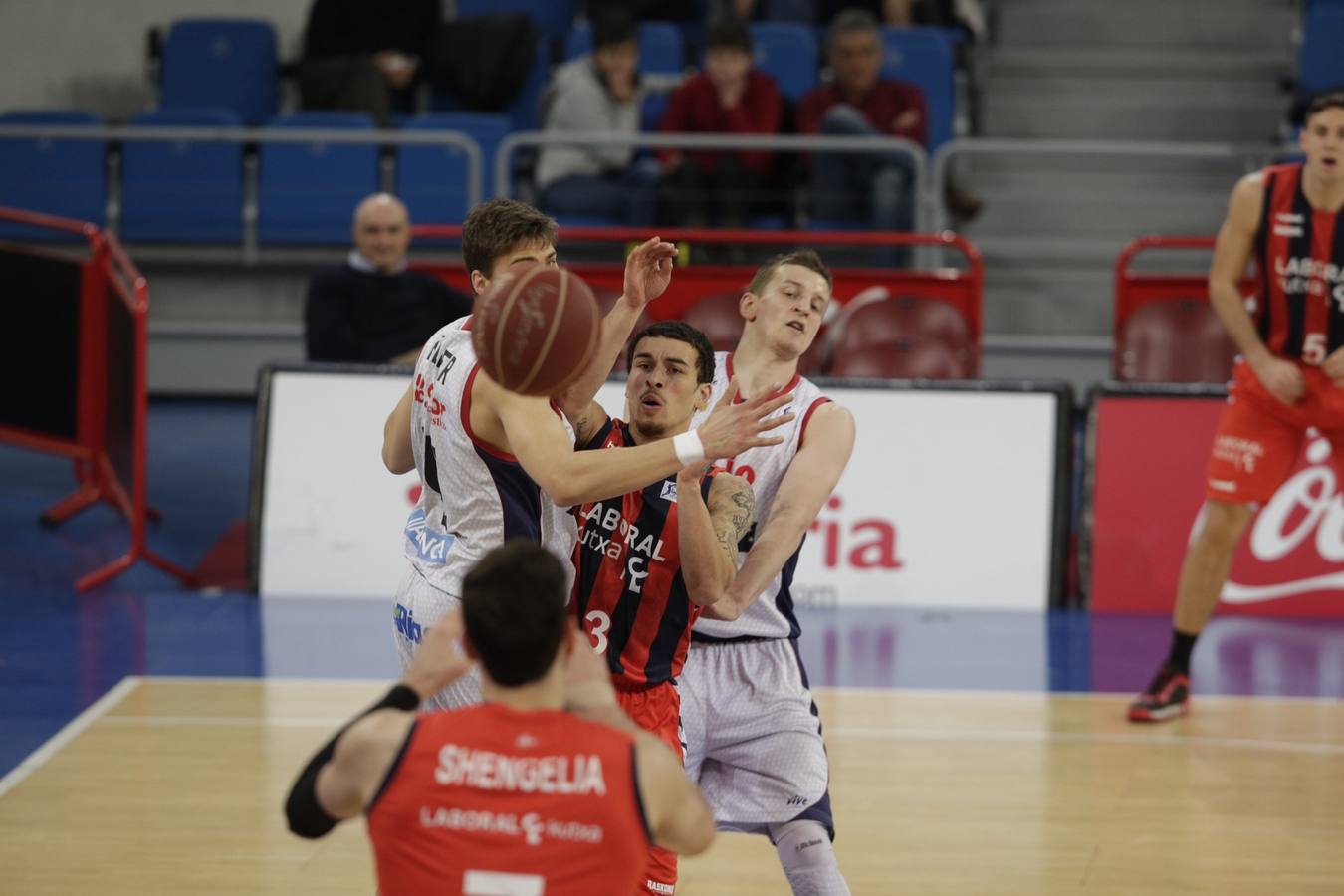 Las mejores imágenes del partido Laboral Kutxa-Obradoiro