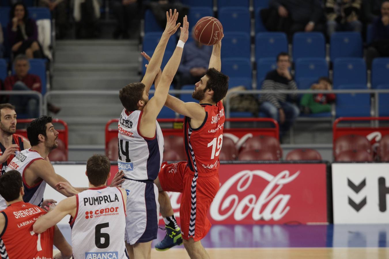 Las mejores imágenes del partido Laboral Kutxa-Obradoiro