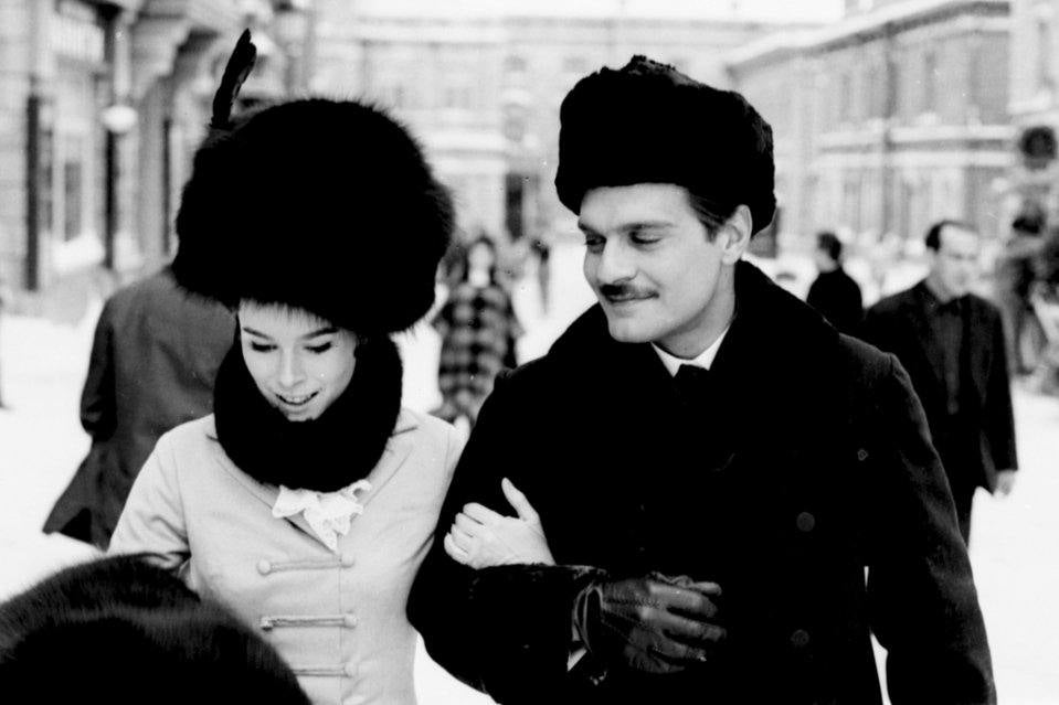 Geraldine Chaplin y Omar Sharif, durante el rodaje de ‘Doctor Zhivago’ en Canillas (Madrid) en 1965.