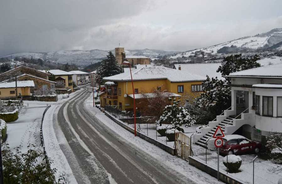 Espectacular nevada en el Alto Asó. 