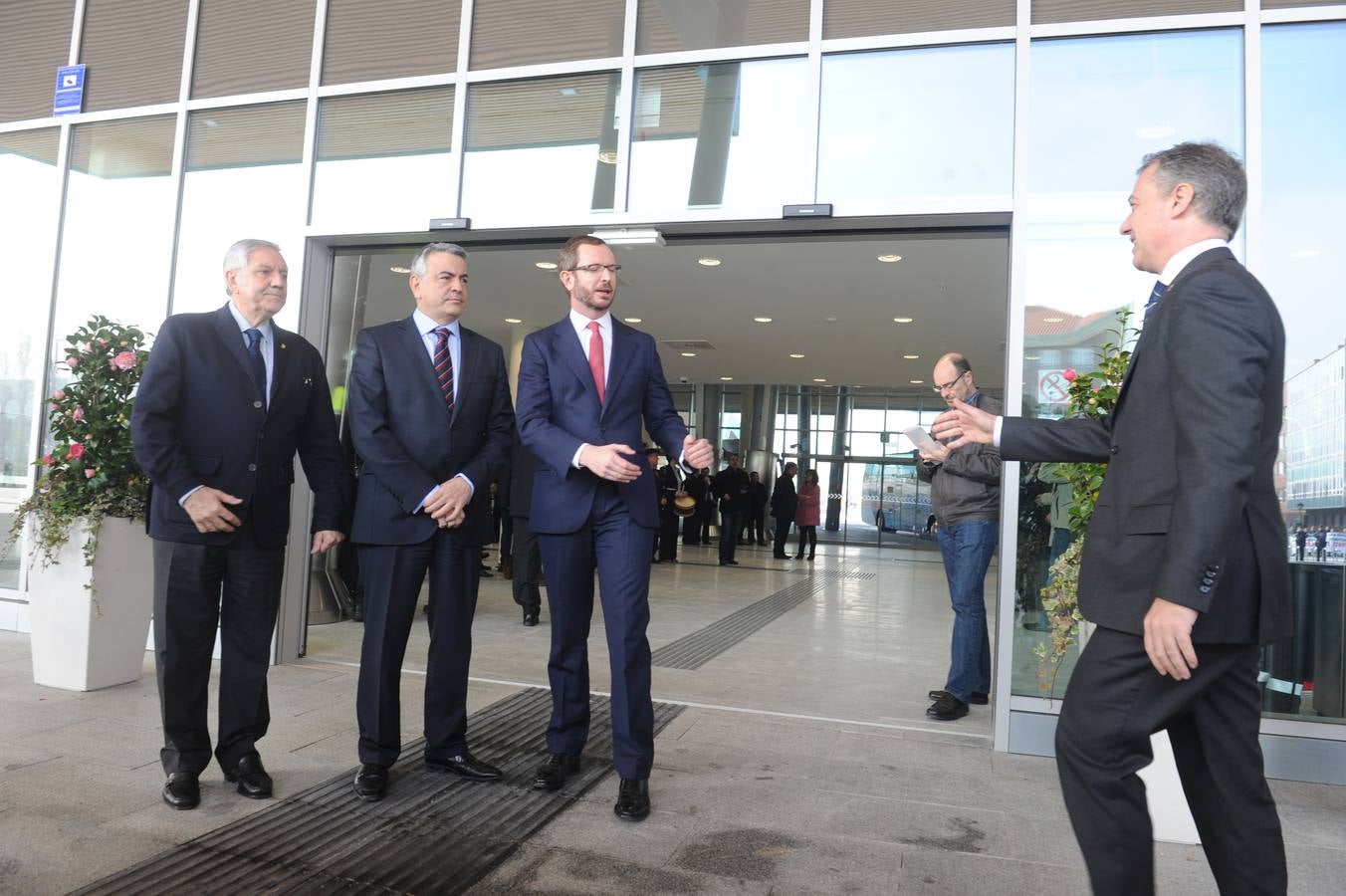 Acto inaugural de la nueva estación de autobuses de Vitoria