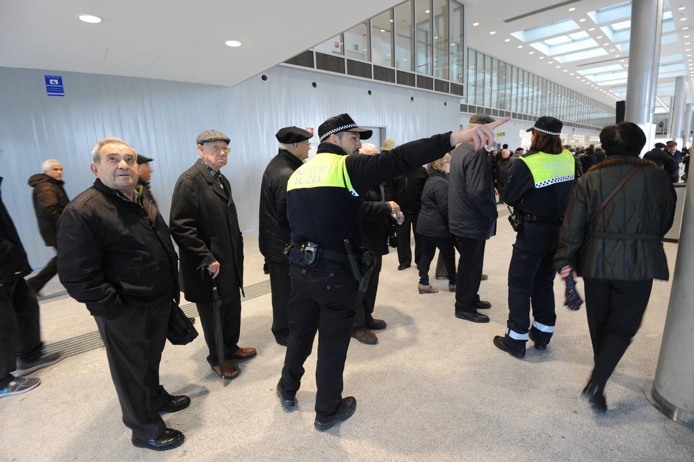 Expectación en la jornada de puertas abiertas de la nueva estación de autobuses