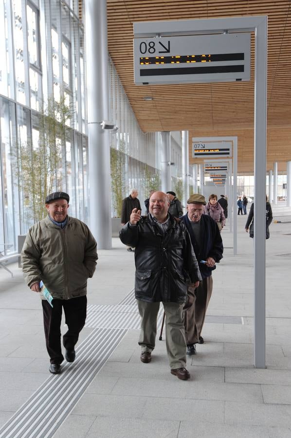 Expectación en la jornada de puertas abiertas de la nueva estación de autobuses