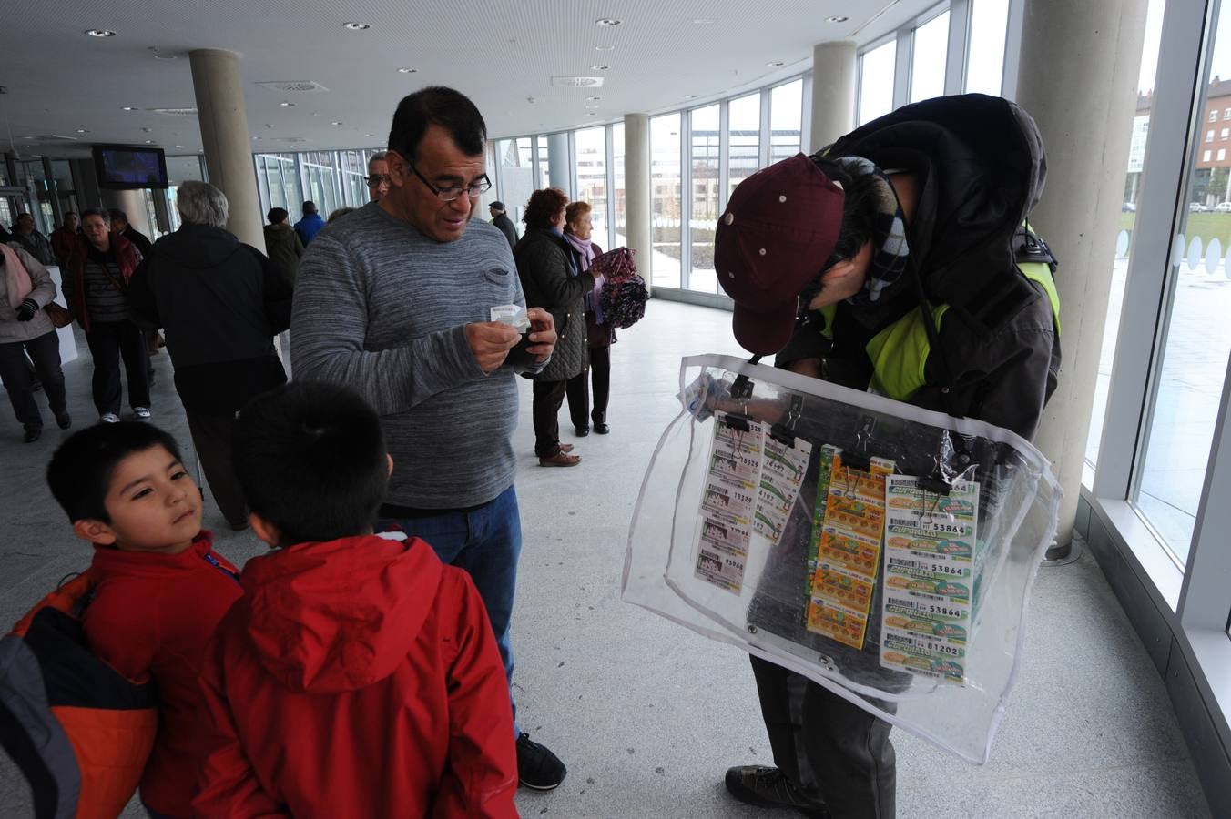 Expectación en la jornada de puertas abiertas de la nueva estación de autobuses