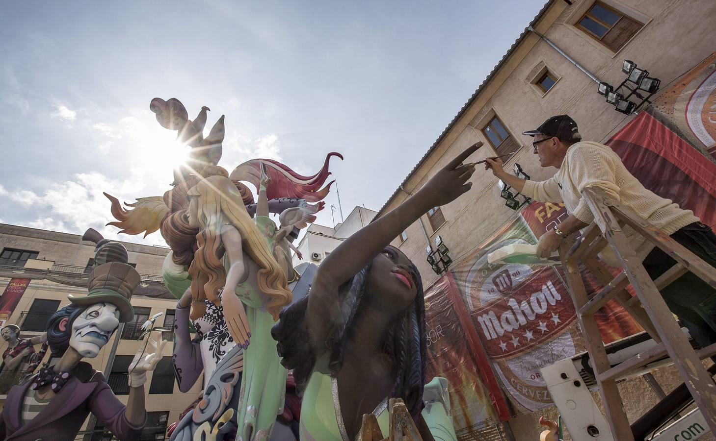 Las Fallas de Valencia, antes de la &#039;cremà&#039;