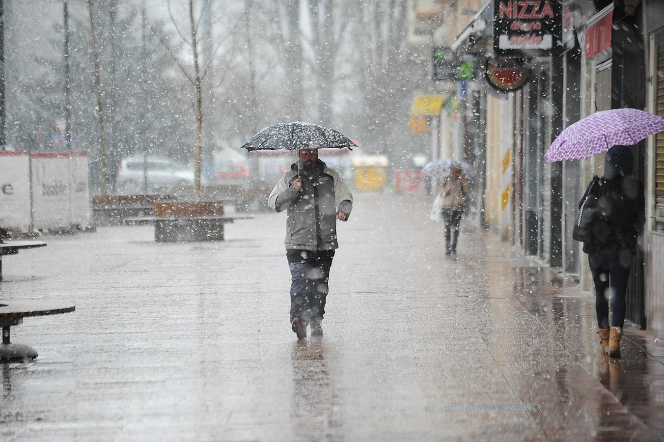 <photo-group>
<photo-alt3 fileref="http://www.elcorreo.com/multimedia/201503/23/media/masnieve/A1-1820466855.jpg" height="900">
<h3>
<a href="http://www.elcorreo.com/fotos/alava/201503/23/vitoria-saluda-primavera-inesperada-30102840775057-mm.xml">
</a>
</h3>
<photo-caption/>
</photo-alt3>
</photo-group>
<photo-group>
<photo-alt3 fileref="http://www.elcorreo.com/multimedia/201503/23/media/masnieve/A1-1820466854.jpg" height="900">
<h3>
<a href="http://www.elcorreo.com/fotos/alava/201503/23/vitoria-saluda-primavera-inesperada-30102840775057-mm.xml">
</a>
</h3>
<photo-caption/>
</photo-alt3>
</photo-group>
<photo-group>
<photo-alt3 fileref="http://www.elcorreo.com/multimedia/201503/23/media/masnieve/A1-1820466847.jpg" height="900">
<h3>
<a href="http://www.elcorreo.com/fotos/alava/201503/23/vitoria-saluda-primavera-inesperada-30102840775057-mm.xml">
</a>
</h3>
<photo-caption/>
</photo-alt3>
</photo-group>
<photo-group>
<photo-alt3 fileref="http://www.elcorreo.com/multimedia/201503/23/media/masnieve/A1-1820466844.jpg" height="900">
<h3>
<a href="http://www.elcorreo.com/fotos/alava/201503/23/vitoria-saluda-primavera-inesperada-30102840775057-mm.xml">
</a>
</h3>
<photo-caption/>
</photo-alt3>
</photo-group>
<photo-group>
<photo-alt3 fileref="http://www.elcorreo.com/multimedia/201503/23/media/masnieve/A1-1820466835.jpg" height="900">
<h3>
<a href="http://www.elcorreo.com/fotos/alava/201503/23/vitoria-saluda-primavera-inesperada-30102840775057-mm.xml">
</a>
</h3>
<photo-caption/>
</photo-alt3>
</photo-group>
<photo-group>
<photo-alt3 fileref="http://www.elcorreo.com/multimedia/201503/23/media/masnieve/A1-1820466818.jpg" height="900">
<h3>
<a href="http://www.elcorreo.com/fotos/alava/201503/23/vitoria-saluda-primavera-inesperada-30102840775057-mm.xml">
</a>
</h3>
<photo-caption/>
</photo-alt3>
</photo-group>
<photo-group>
<photo-alt3 fileref="http://www.elcorreo.com/multimedia/201503/23/media/masnieve/A1-1820466815.jpg" height="900">
<h3>
<a href="http://www.elcorreo.com/fotos/alava/201503/23/vitoria-saluda-primavera-inesperada-30102840775057-mm.xml">
</a>
</h3>
<photo-caption/>
</photo-alt3>
</photo-group>
<photo-group>
<photo-alt3 fileref="http://www.elcorreo.com/multimedia/201503/23/media/masnieve/A1-1820466814.jpg" height="900">
<h3>
<a href="http://www.elcorreo.com/fotos/alava/201503/23/vitoria-saluda-primavera-inesperada-30102840775057-mm.xml">
</a>
</h3>
<photo-caption/>
</photo-alt3>
</photo-group>
<photo-group>
<photo-alt3 fileref="http://www.elcorreo.com/multimedia/201503/23/media/masnieve/A1-1820466813.jpg" height="900">
<h3>
<a href="http://www.elcorreo.com/fotos/alava/201503/23/vitoria-saluda-primavera-inesperada-30102840775057-mm.xml">
</a>
</h3>
<photo-caption/>
</photo-alt3>
</photo-group>
<photo-group>
<photo-alt3 fileref="http://www.elcorreo.com/multimedia/201503/23/media/masnieve/A1-1820466812.jpg" height="900">
<h3>
<a href="http://www.elcorreo.com/fotos/alava/201503/23/vitoria-saluda-primavera-inesperada-30102840775057-mm.xml">
</a>
</h3>
<photo-caption/>
</photo-alt3>
</photo-group>
<photo-group>
<photo-alt3 fileref="http://www.elcorreo.com/multimedia/201503/23/media/masnieve/A1-1820466749.jpg" height="900">
<h3>
<a href="http://www.elcorreo.com/fotos/alava/201503/23/vitoria-saluda-primavera-inesperada-30102840775057-mm.xml">
</a>
</h3>
<photo-caption/>
</photo-alt3>
</photo-group>
<photo-group>
<photo-alt3 fileref="http://www.elcorreo.com/multimedia/201503/23/media/masnieve/A1-1820466742.jpg" height="900">
<h3>
<a href="http://www.elcorreo.com/fotos/alava/201503/23/vitoria-saluda-primavera-inesperada-30102840775057-mm.xml">
</a>
</h3>
<photo-caption/>
</photo-alt3>
</photo-group>
<photo-group>
<photo-alt3 fileref="http://www.elcorreo.com/multimedia/201503/23/media/masnieve/A1-1820466741.jpg" height="900">
<h3>
<a href="http://www.elcorreo.com/fotos/alava/201503/23/vitoria-saluda-primavera-inesperada-30102840775057-mm.xml">
</a>
</h3>
<photo-caption/>
</photo-alt3>
</photo-group>
<photo-group>
<photo-alt3 fileref="http://www.elcorreo.com/multimedia/201503/23/media/masnieve/A1-1820466740.jpg" height="900">
<h3>
<a href="http://www.elcorreo.com/fotos/alava/201503/23/vitoria-saluda-primavera-inesperada-30102840775057-mm.xml">
</a>
</h3>
<photo-caption/>
</photo-alt3>
</photo-group>
<photo-group>
<photo-alt3 fileref="http://www.elcorreo.com/multimedia/201503/23/media/masnieve/A1-1820466574.jpg" height="900">
<h3>
<a href="http://www.elcorreo.com/fotos/alava/201503/23/vitoria-saluda-primavera-inesperada-30102840775057-mm.xml">
</a>
</h3>
<photo-caption/>
</photo-alt3>
</photo-group>
<photo-group>
<photo-alt3 fileref="http://www.elcorreo.com/multimedia/201503/23/media/masnieve/A1-1820466573.jpg" height="900">
<h3>
<a href="http://www.elcorreo.com/fotos/alava/201503/23/vitoria-saluda-primavera-inesperada-30102840775057-mm.xml">
</a>
</h3>
<photo-caption/>
</photo-alt3>
</photo-group>
<photo-group>
<photo-alt3 fileref="http://www.elcorreo.com/multimedia/201503/23/media/masnieve/A1-1820466572.jpg" height="900">
<h3>
<a href="http://www.elcorreo.com/fotos/alava/201503/23/vitoria-saluda-primavera-inesperada-30102840775057-mm.xml">
</a>
</h3>
<photo-caption/>
</photo-alt3>
</photo-group>
<photo-group>
<photo-alt3 fileref="http://www.elcorreo.com/multimedia/201503/23/media/masnieve/A1-1820466553.jpg" height="900">
<h3>
<a href="http://www.elcorreo.com/fotos/alava/201503/23/vitoria-saluda-primavera-inesperada-30102840775057-mm.xml">
</a>
</h3>
<photo-caption/>
</photo-alt3>
</photo-group>