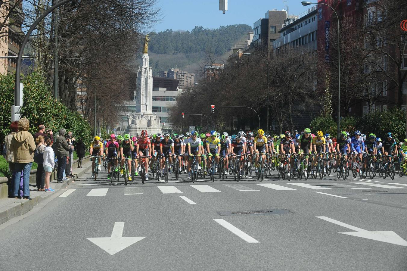 Un plante de cinco minutos para denunciar las caídas de ayer