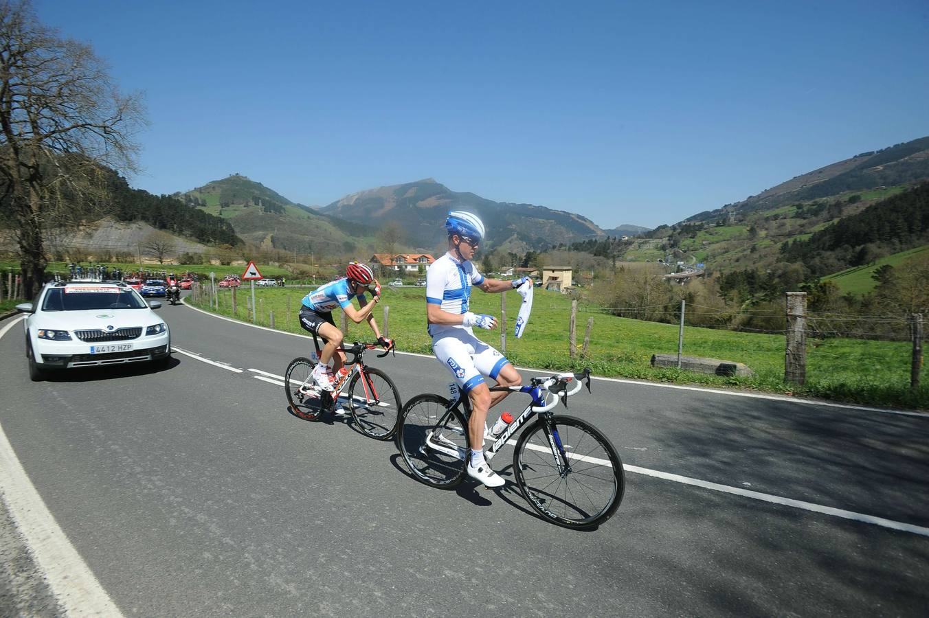 Un plante de cinco minutos para denunciar las caídas de ayer