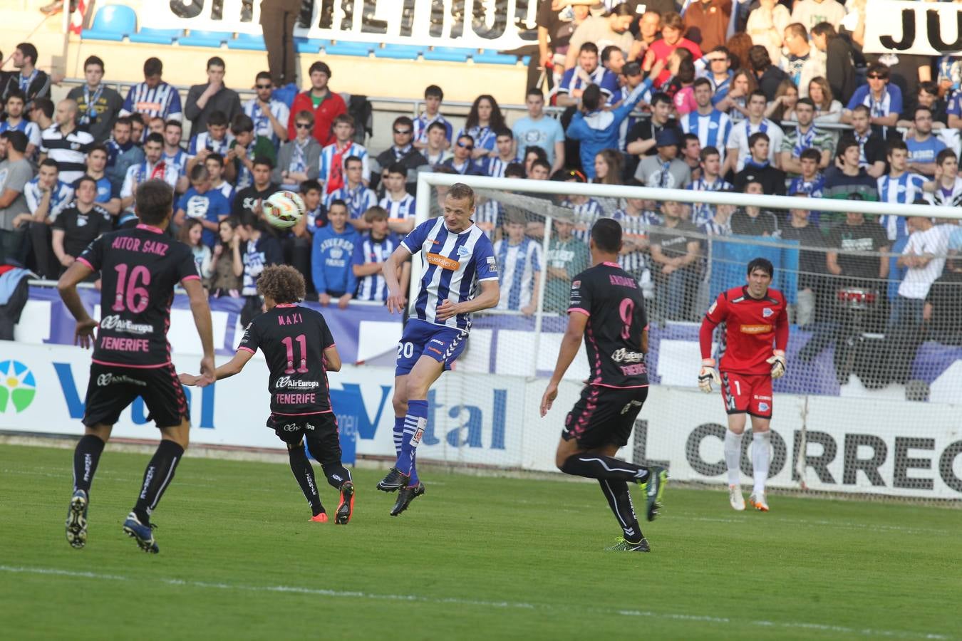 Las mejores imágenes del partido Alavés-Tenerife