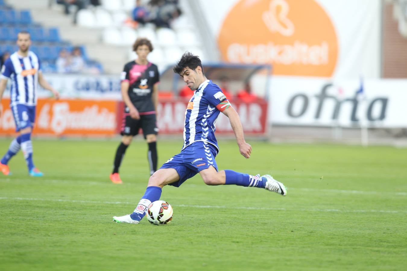 Las mejores imágenes del partido Alavés-Tenerife