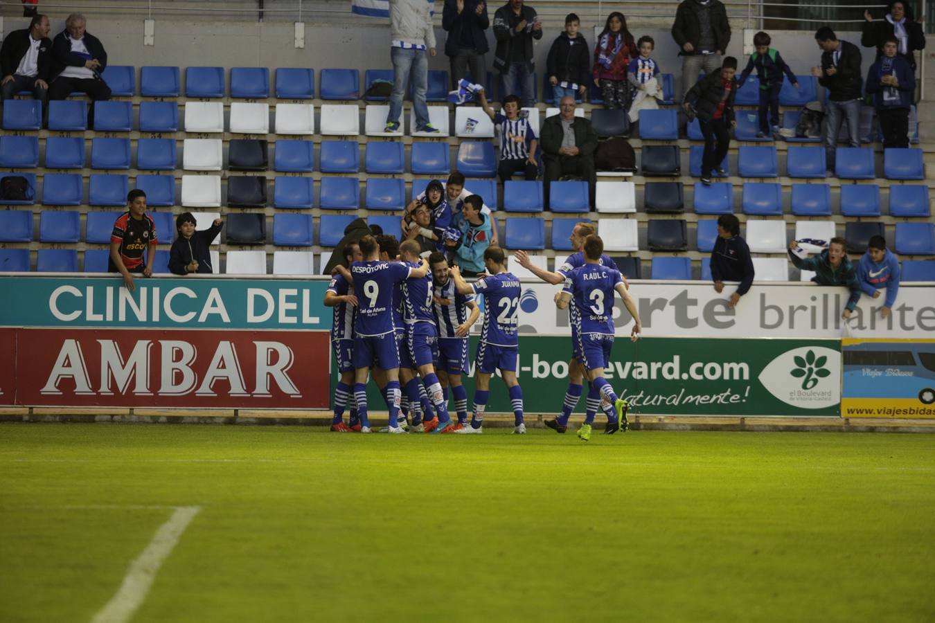 Las mejores imágenes del partido Alavés-Tenerife