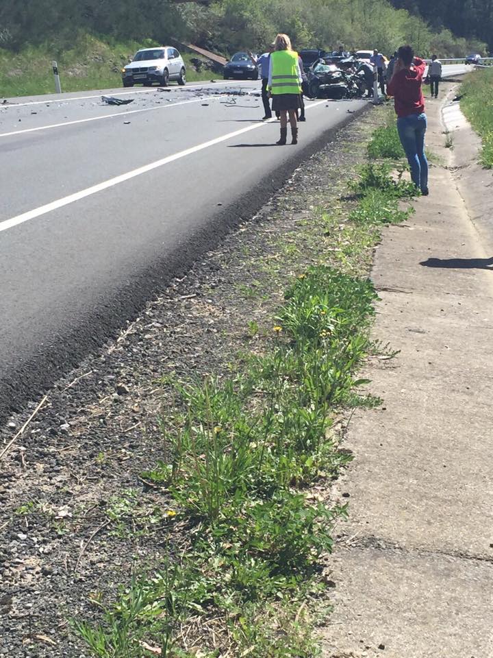 52 niños de una ikastola de Bilbao salen ilesos de un brutal accidente en Ampuero