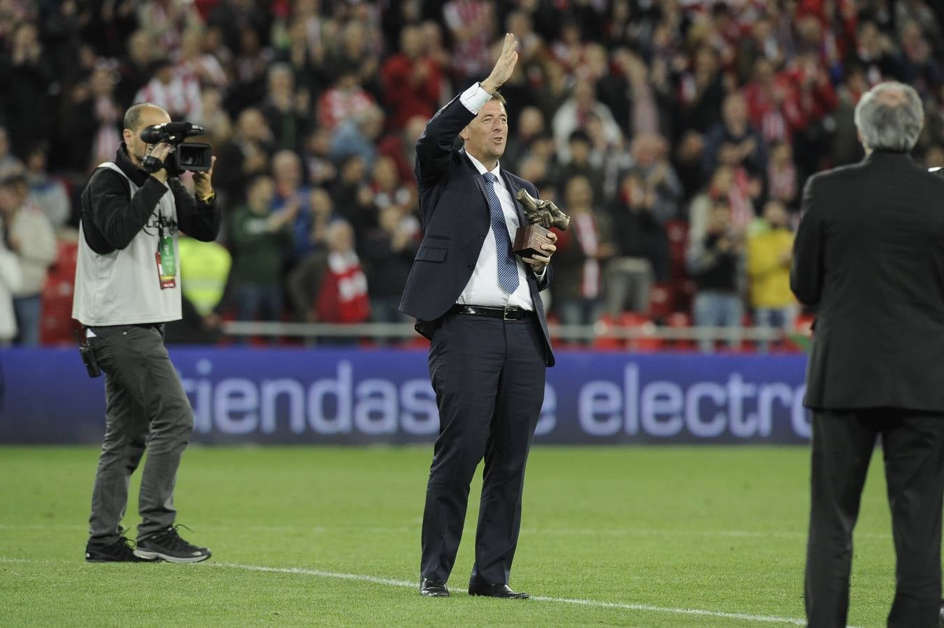 Le Tissier, durante el homenaje en el derbi