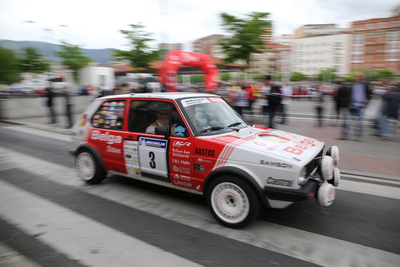 Cerca de 50 coches clásicos compiten en el Rallyestone