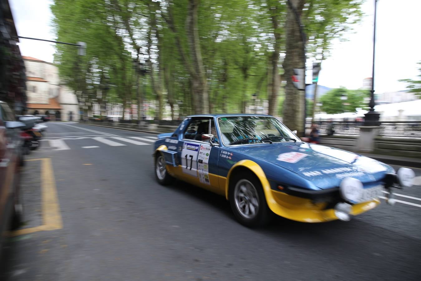 Cerca de 50 coches clásicos compiten en el Rallyestone