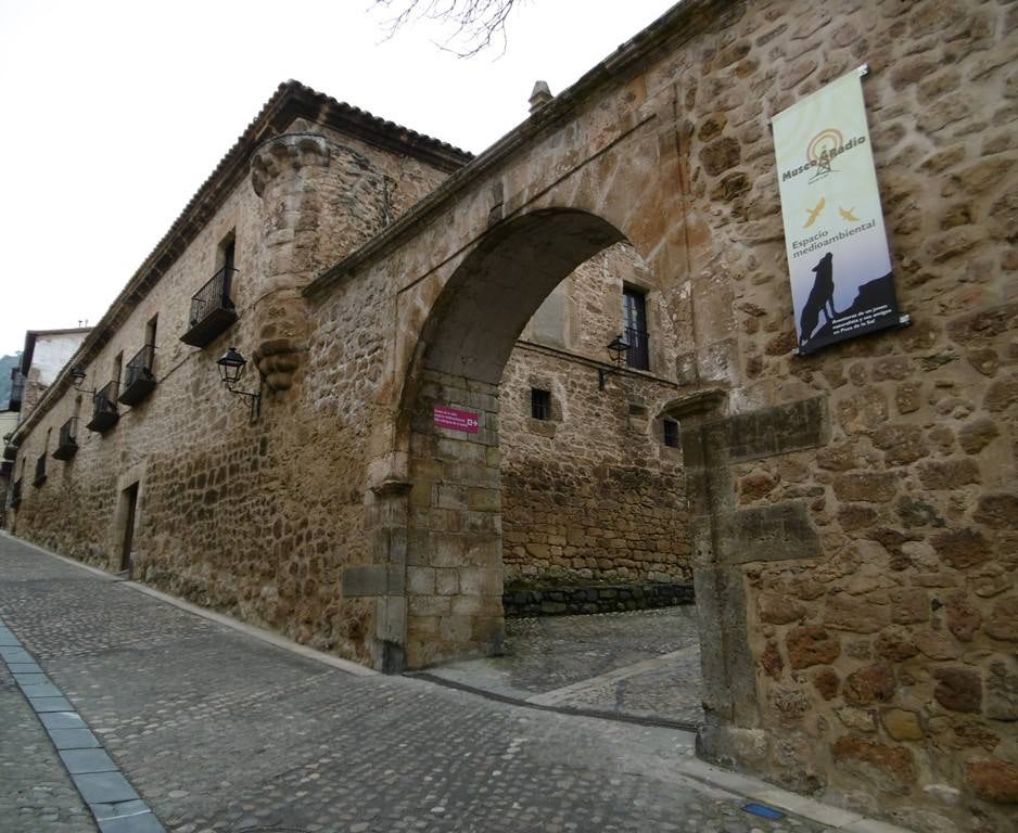 Puerta en la muralla.