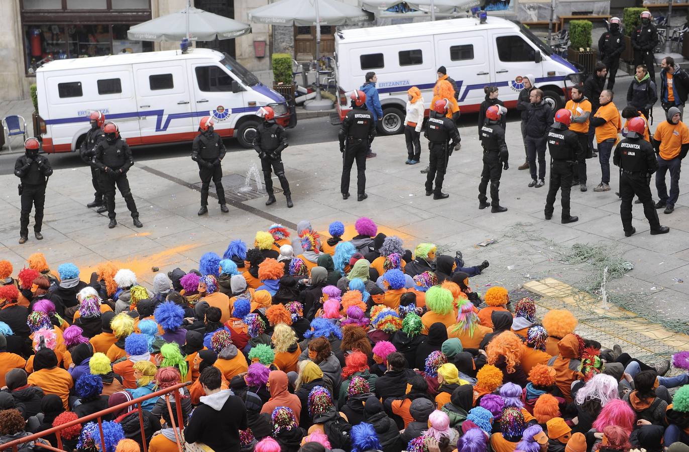 La Ertzaintza rompe por la fuerza el &#039;muro&#039; de Segi