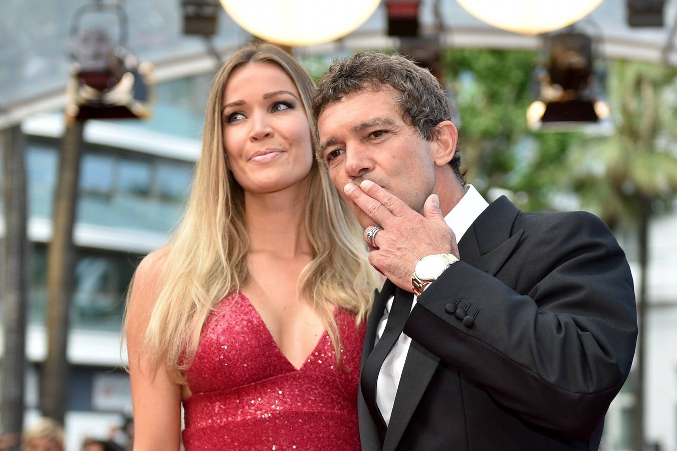 Antonio Banderas presume de su espectacular novia en Cannes