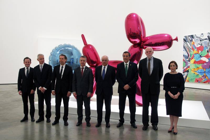 Scott Rothkopf, Juan Ignacio Vidarte, Jeff Koons, Iñigo Urkullu, Francisco González, José Luis Bilbao, Richard Amstrong y Lucía Agirre.