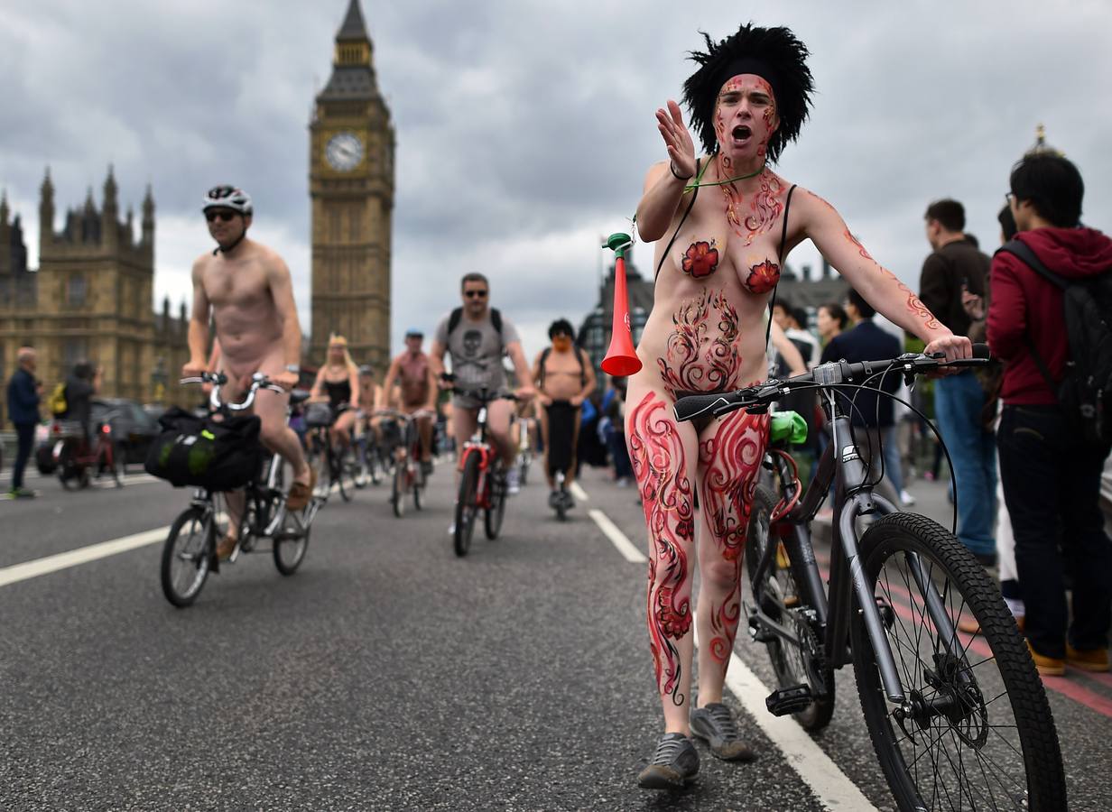 Pedaleando en &#039;cueros&#039;