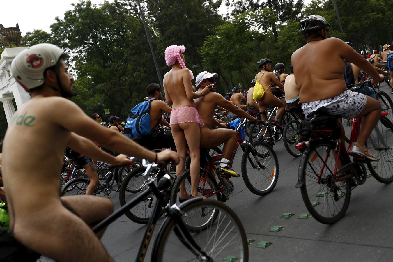 Pedaleando en &#039;cueros&#039;