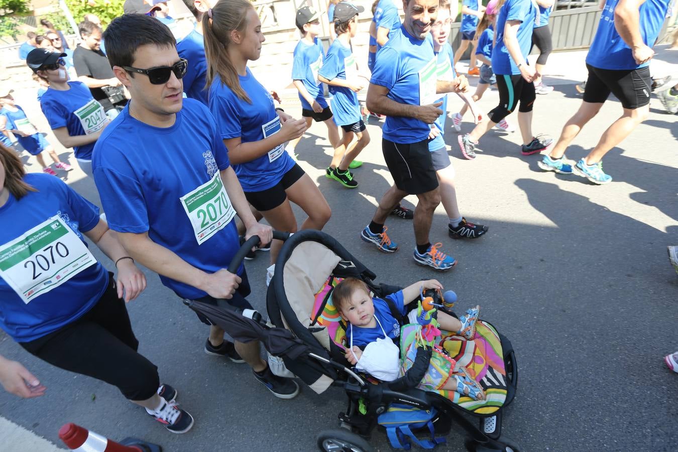600 personas acuden a la Carrera Familiar de Abanto-Zierbena