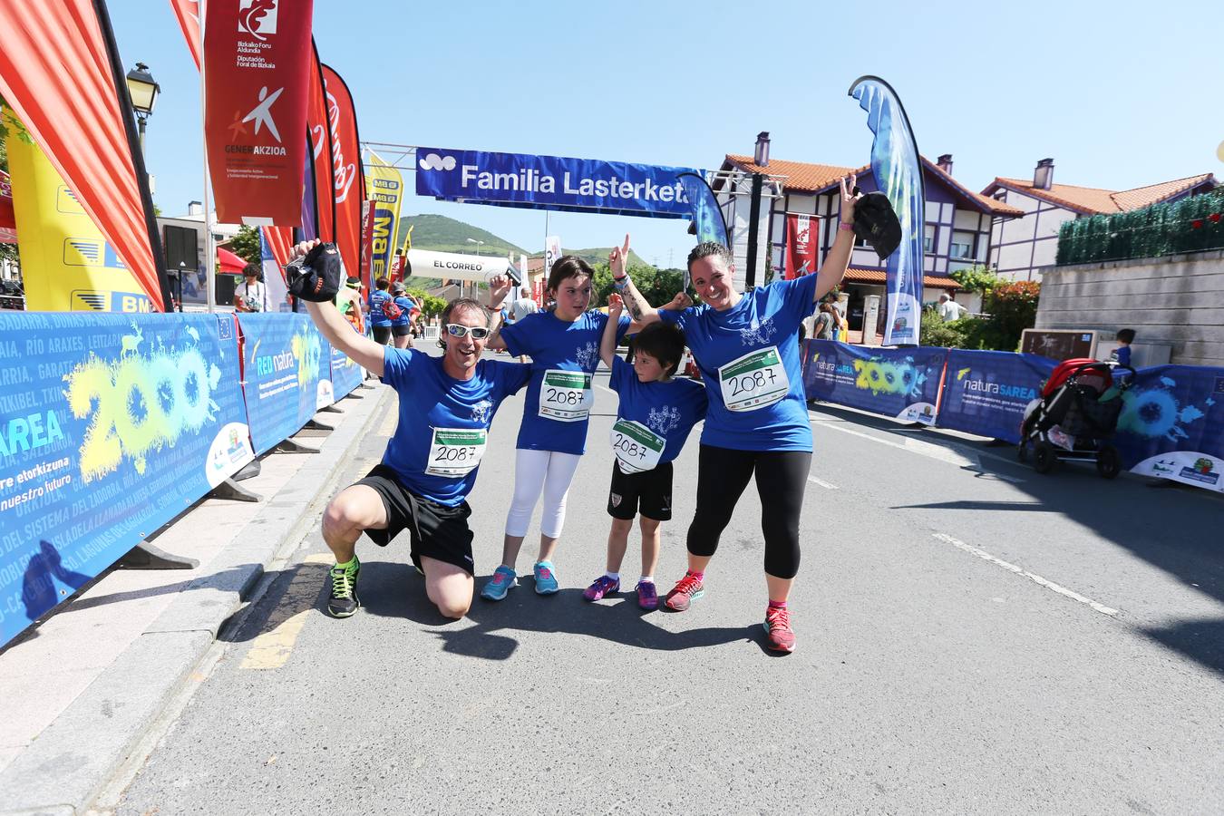 600 personas acuden a la Carrera Familiar de Abanto-Zierbena