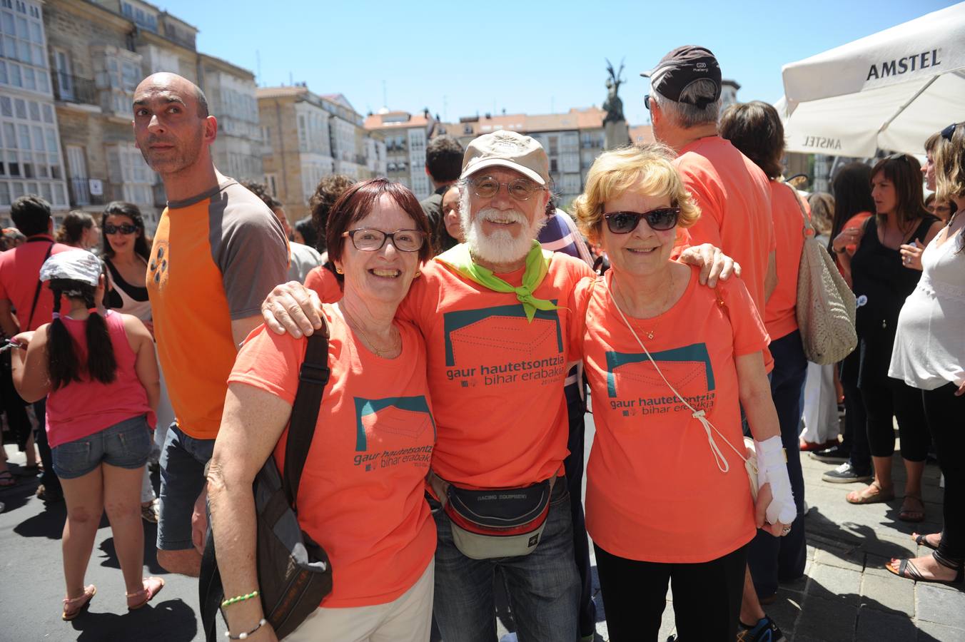 Miles de personas recorren Vitoria por el derecho a decidir