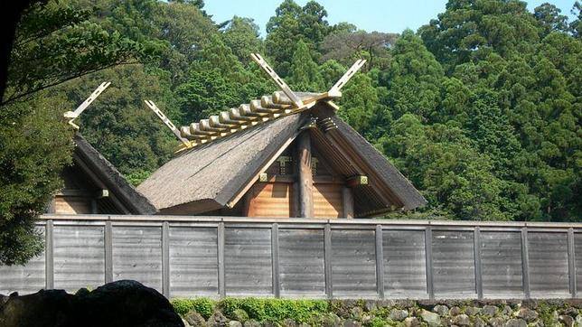 Gran Santuario de Ise. El Gran Santuario de Ise es el secreto mejor guardado de Japón y solo está permitida la entrada al sacerdote local, que debe ser miembro de la familia imperial japonesa.