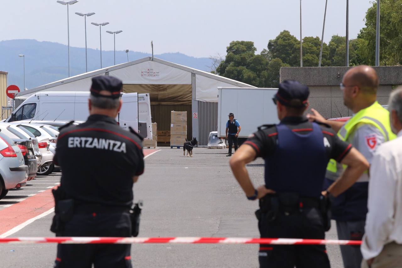 Desalojan la terminal de carga de Sondika por la presencia de un objeto sospechoso