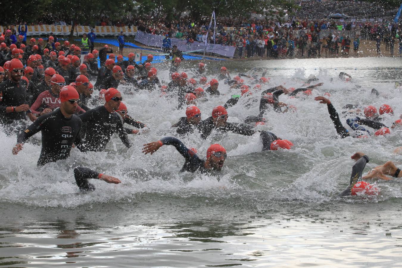 Prueba de natación del Triatlon de Vitoria 2015