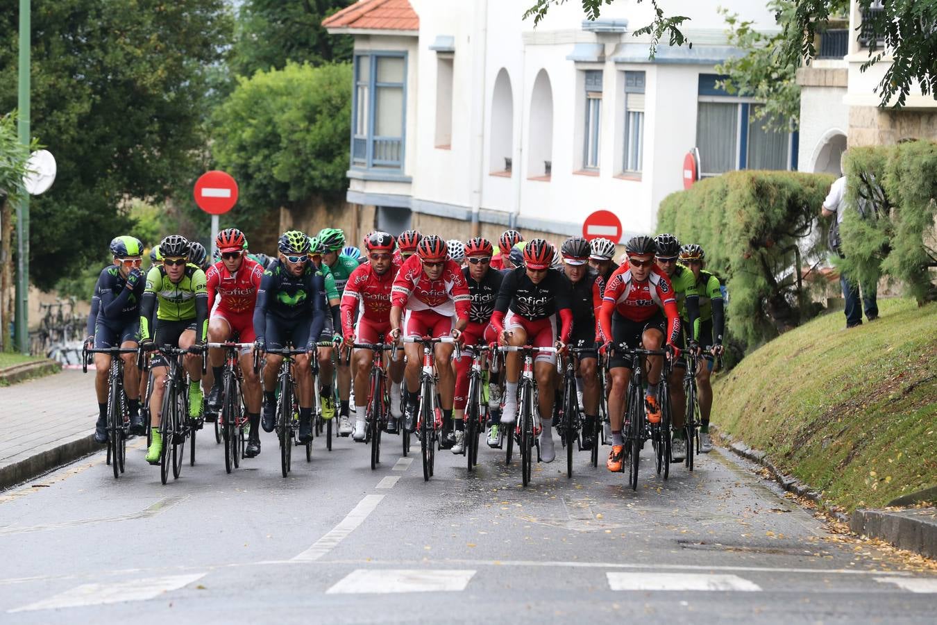 Nacer Bouhanni se impone en el Circuito de Getxo