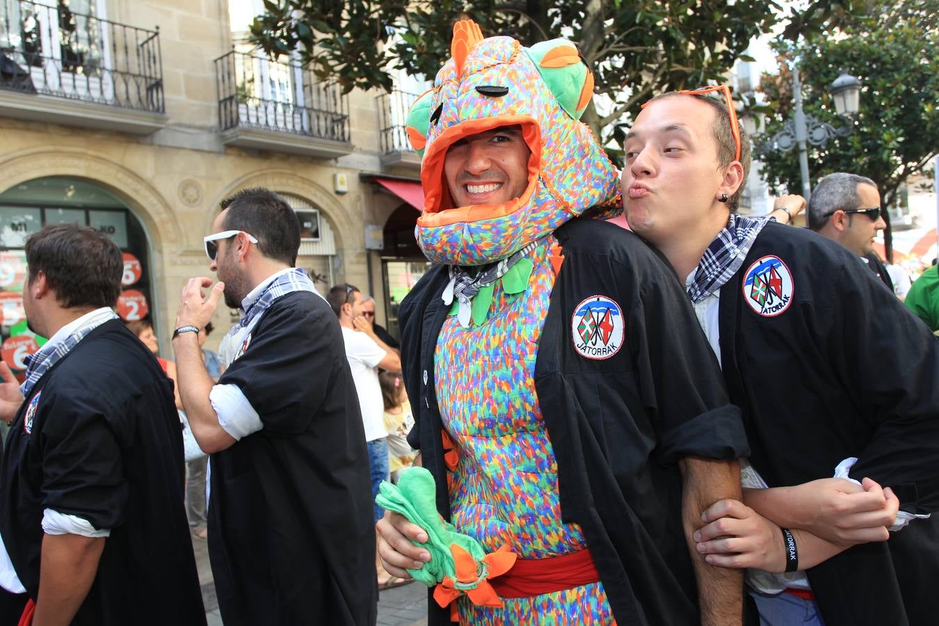 Segundo paseíllo de los blusas a los toros