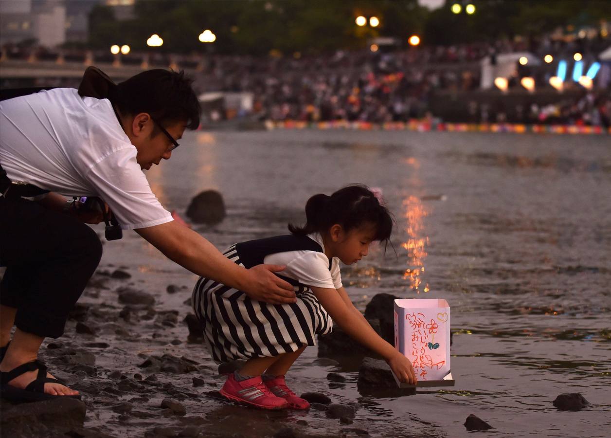 Los japoneses reviven el horror de Hiroshima